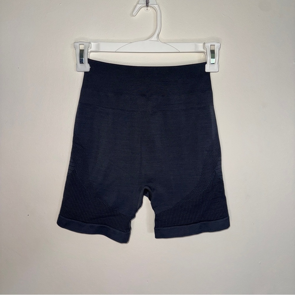 Alphalete ozone shorts small - Picture 3 of 5